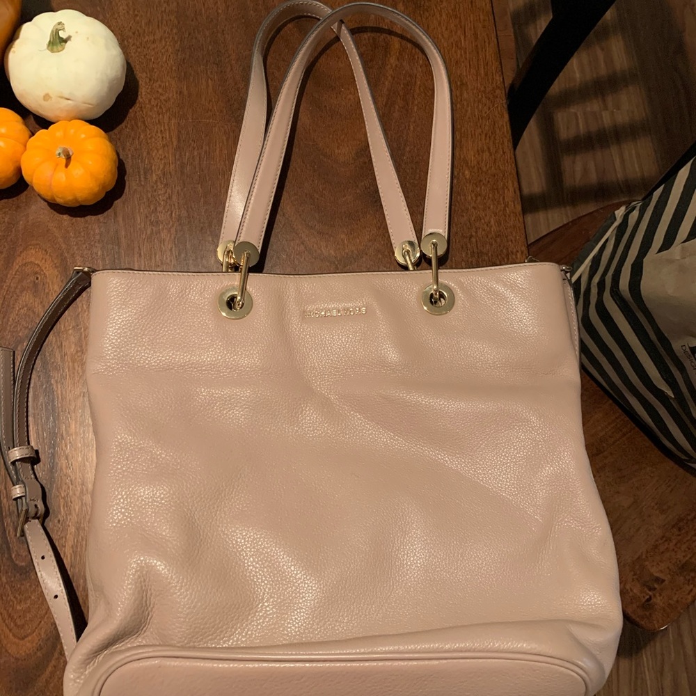 Michael Kors dusty rose tote style handbag